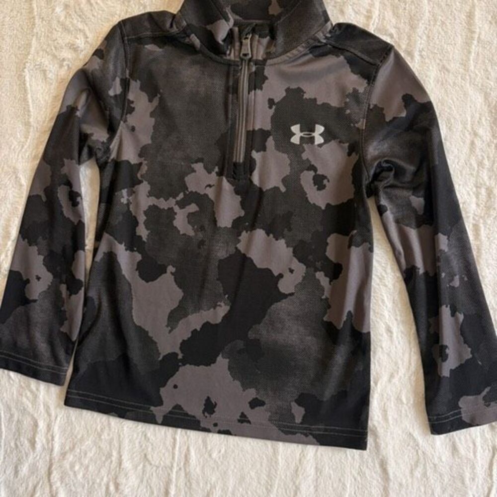 Under Armour Boys Camo Quarter Zip Athletic Top Size 6